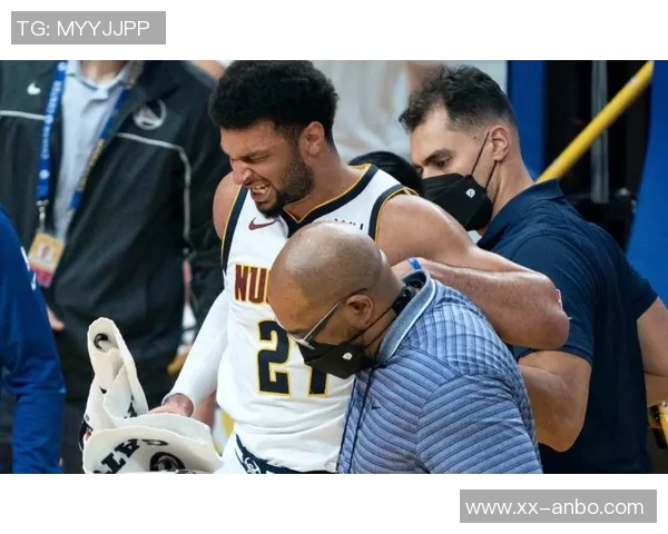 绿军意图通过夹击穆雷制造失误掘金展现出成熟的球场应对能力 绿军意图通过夹击穆雷制造失误掘金展现出成熟的球场应对能力