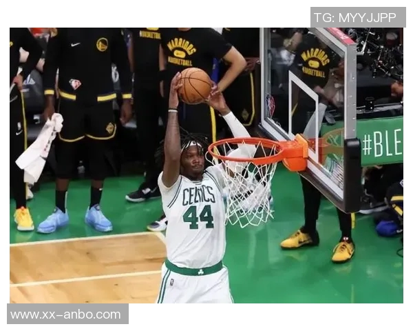 罗威全能表现助力球队胜利4中3斩获6分11板2助攻2盖帽正负值并列最高 罗威全能表现助力球队胜利4中3斩获6分11板2助攻2盖帽正负值并列最高