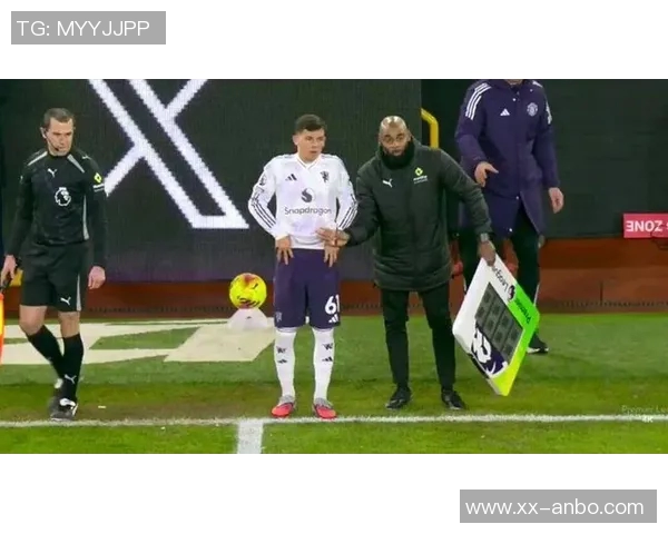 曼联训练缺席马奎尔德里赫特舍什科杰克弗莱彻积极参与展现状态